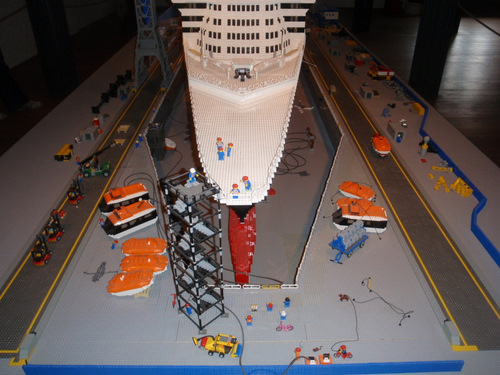 QE2 in Lego Blocks.